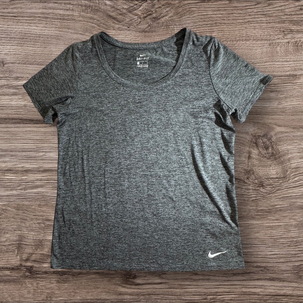 Nike Women's Heather Gray Short Sleeve Tee